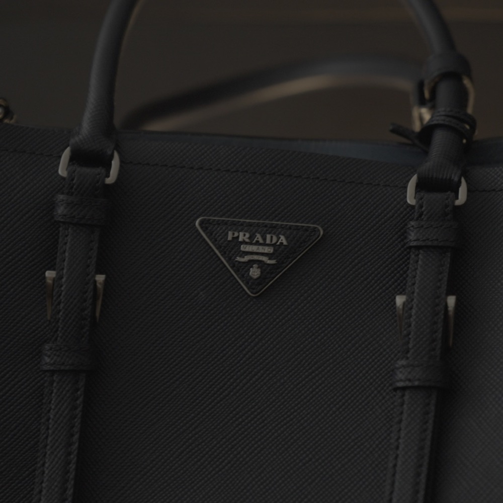 Prada Cuir Double Tote Saffiano Leather Medium